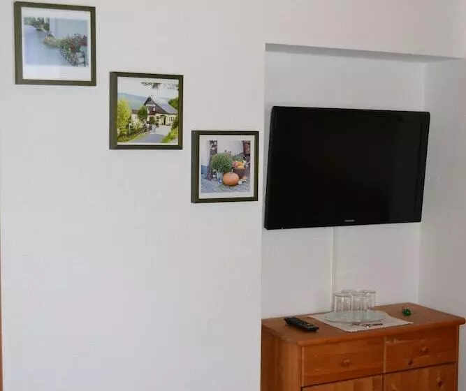 تختخواب و صبحانه Pension Am Zechengrund