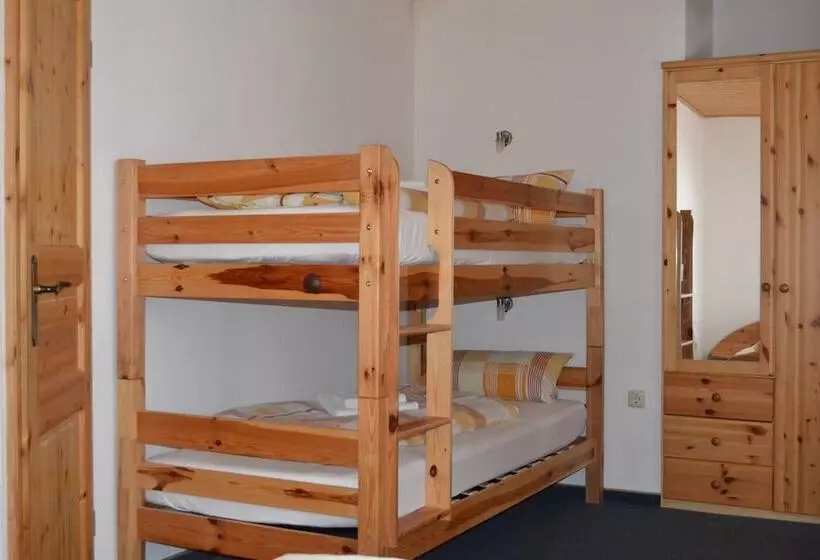 تختخواب و صبحانه Pension Am Zechengrund