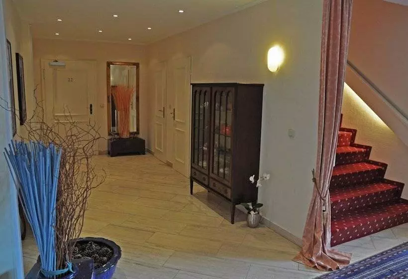 Отель Garni Kristinenhof