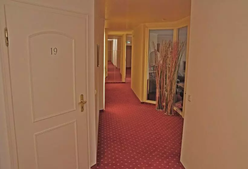 Отель Garni Kristinenhof