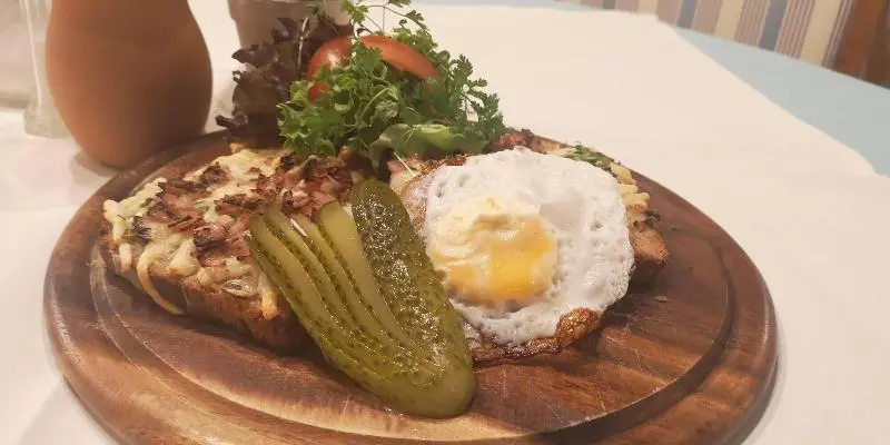ホテル Molitor