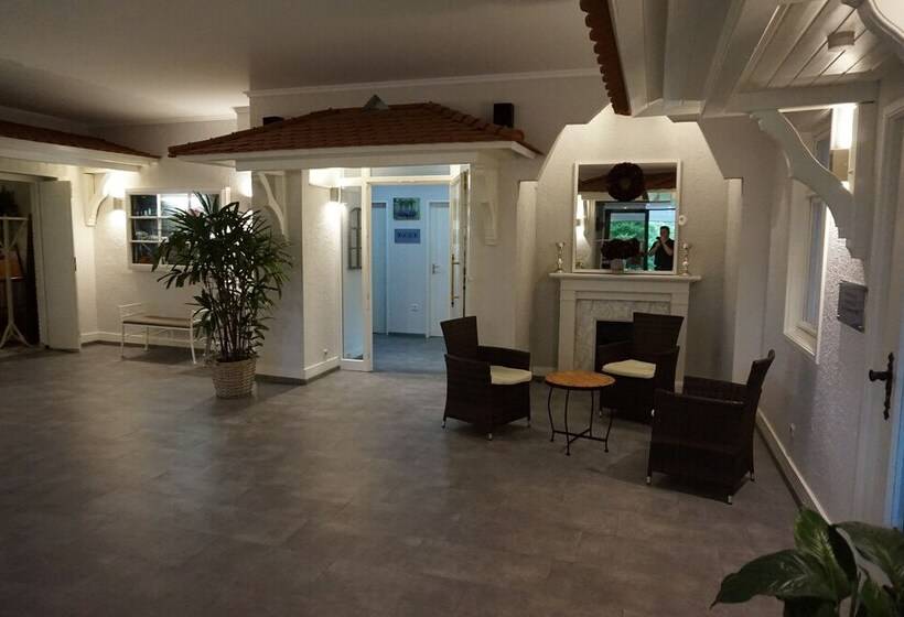 Отель Restaurant Molitor