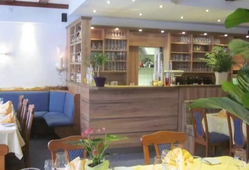 ホテル Restaurant Poststuben