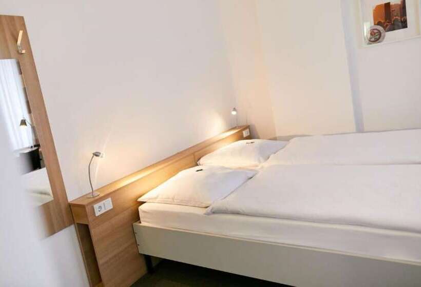 Отель Townhouse Dusseldorf