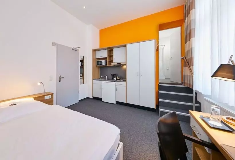 هتل Townhouse Dusseldorf