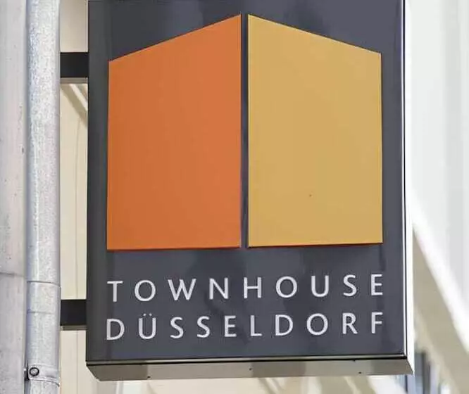 هتل Townhouse Dusseldorf