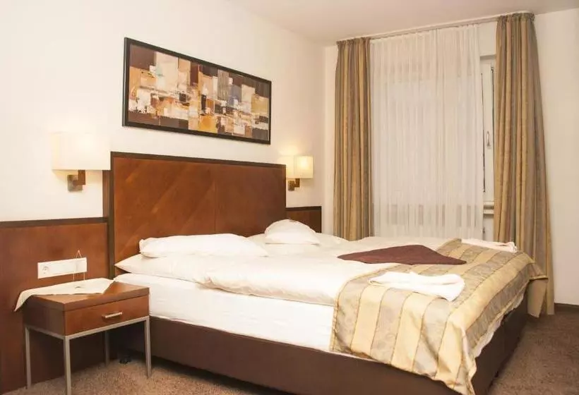 Отель Zum Adler Superior