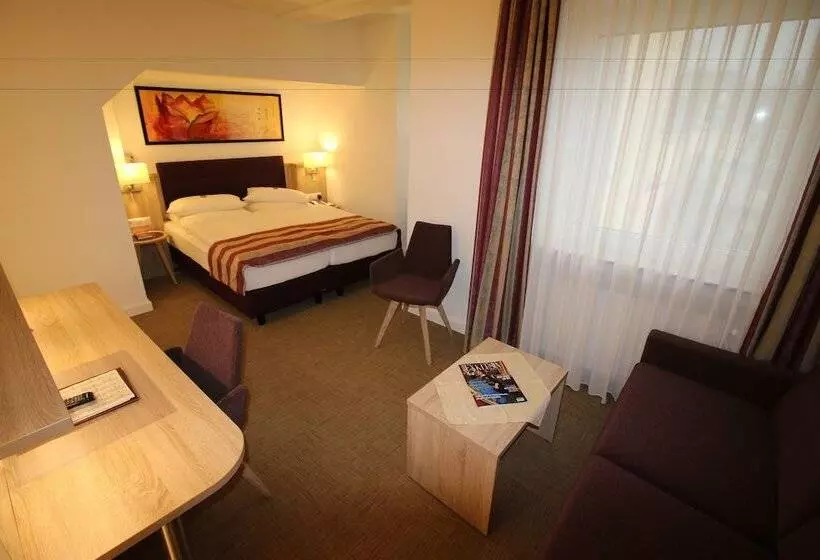 Отель Zum Adler Superior