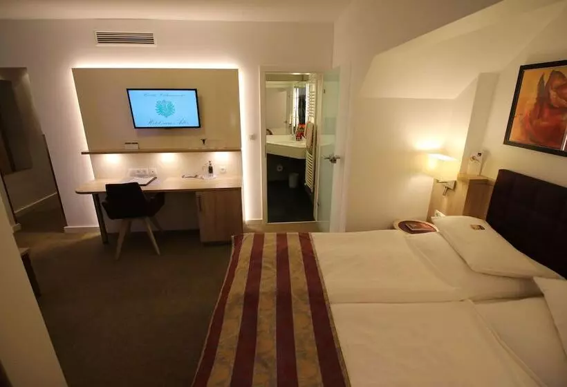 Отель Zum Adler Superior