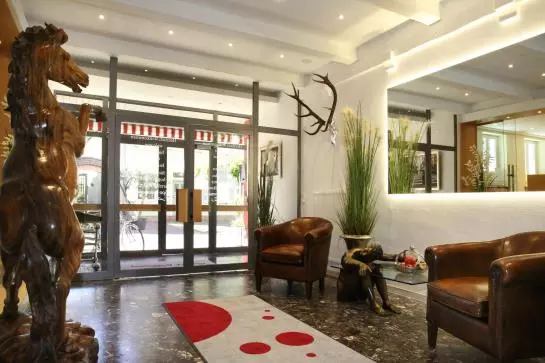 호텔 Zum Weißen Rössel