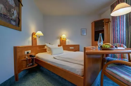 호텔 Zum Weißen Rössel