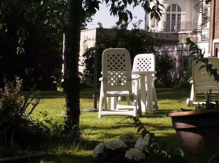 Aamiaismajoitus (B&B) Thermen Hotel Pension Villa Holstein