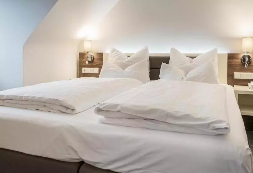 Отель Haus Delecke