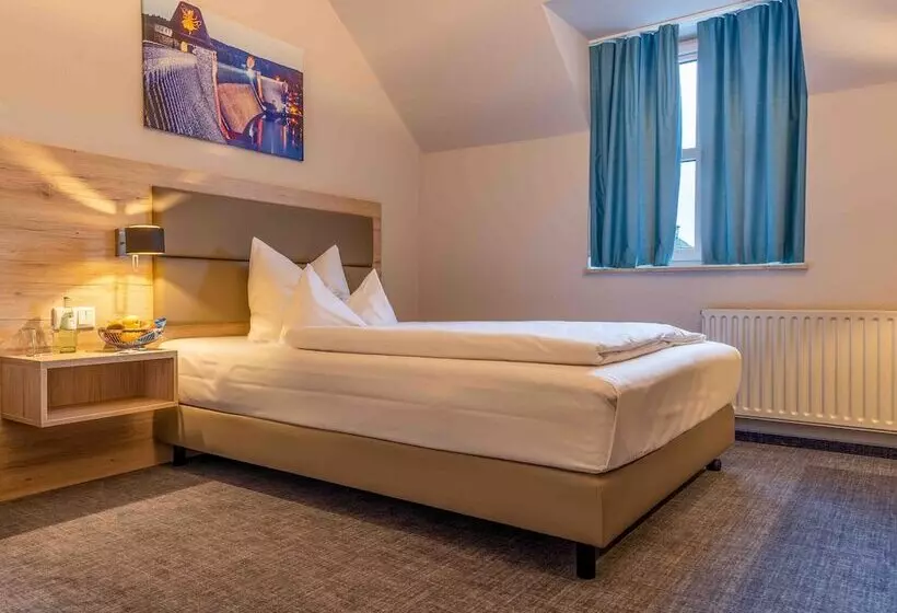 Отель Haus Delecke