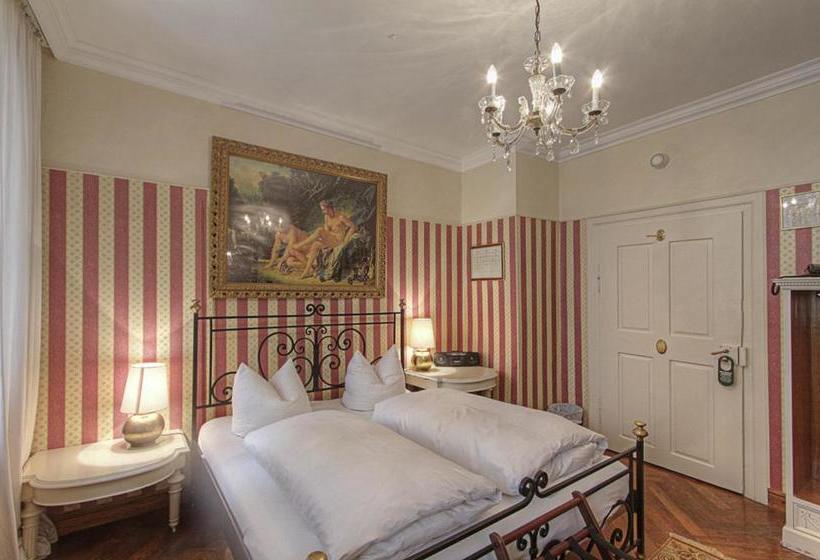 ホテル Orphée   Kleines Haus