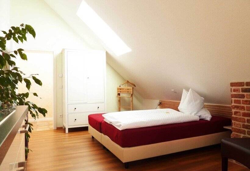 فندق Zur Alten Schmiede