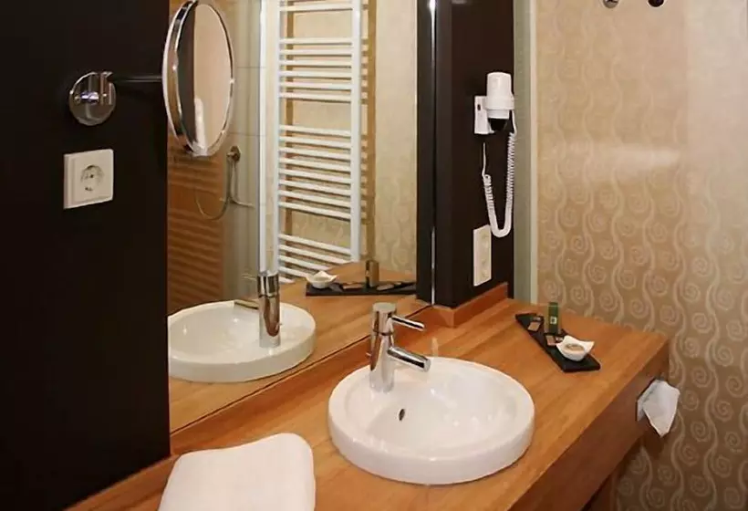 Gut Heckenhof Hotel & Golfresort An Der Sieg Gmbh & Co. Kg