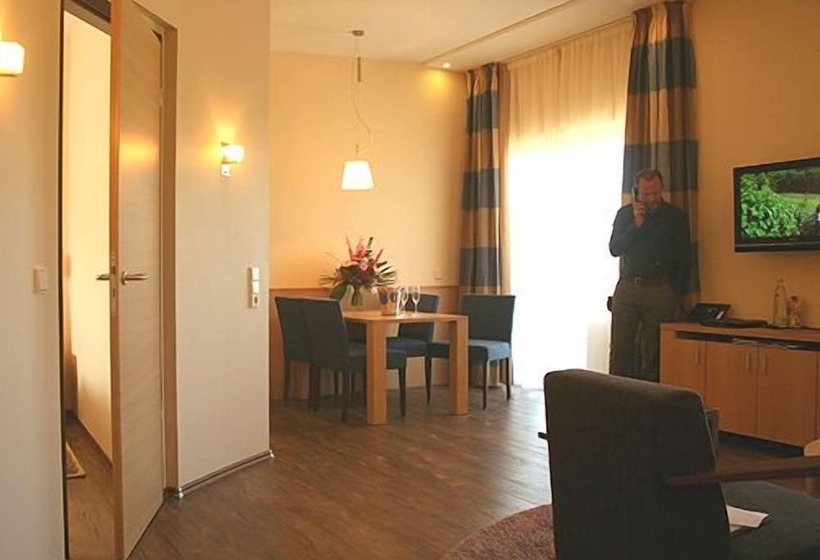 Gut Heckenhof Hotel & Golfresort An Der Sieg Gmbh & Co. Kg