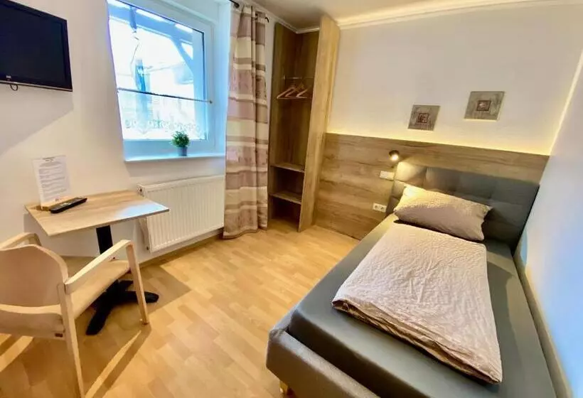 Отель Almehof Thone