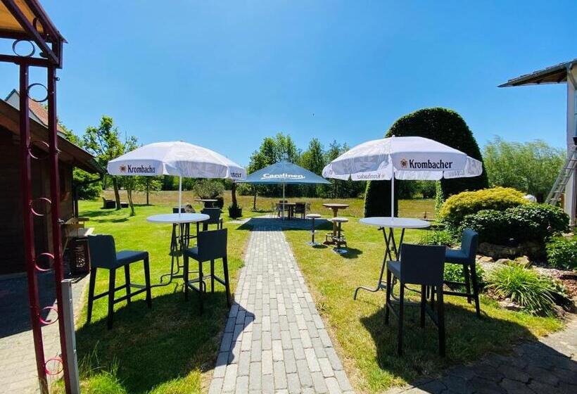 Отель Almehof Thone