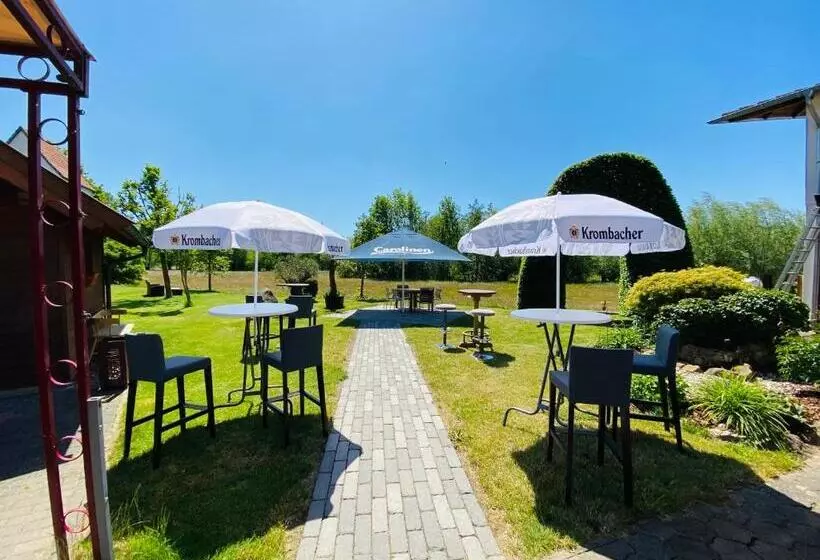 Отель Almehof Thone