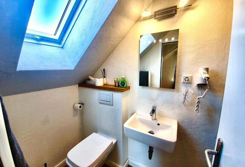 Отель Almehof Thone