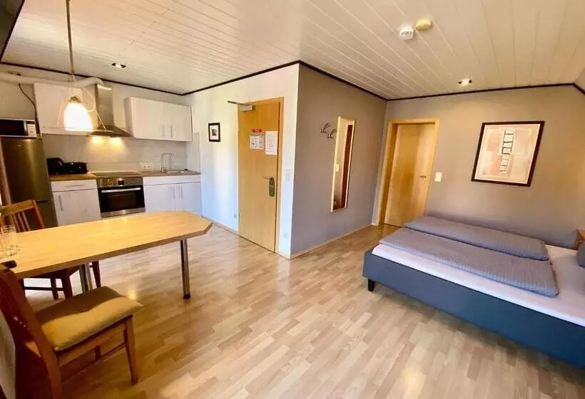 Отель Almehof Thone