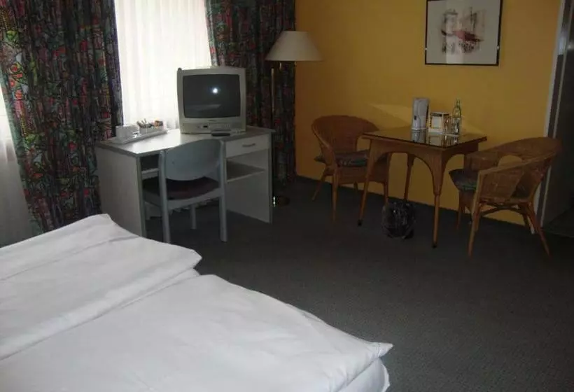 هتل Autobahn-rasthaus Huenxe Ost Marche Hote