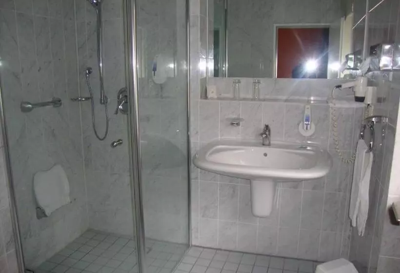 هتل Autobahn-rasthaus Huenxe Ost Marche Hote