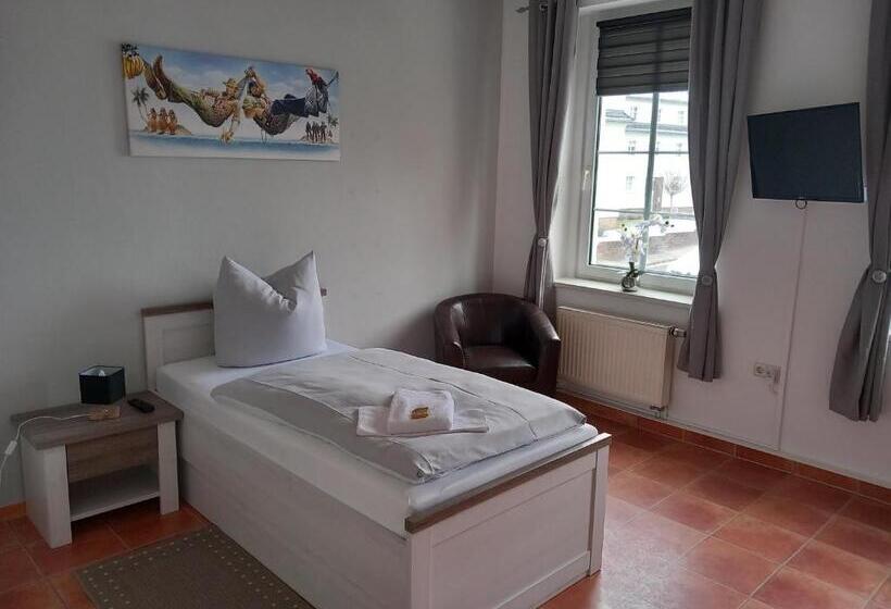 Отель Eintracht