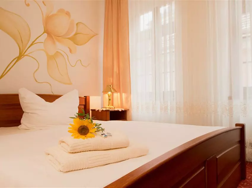 هتل Italia Altstadthaus