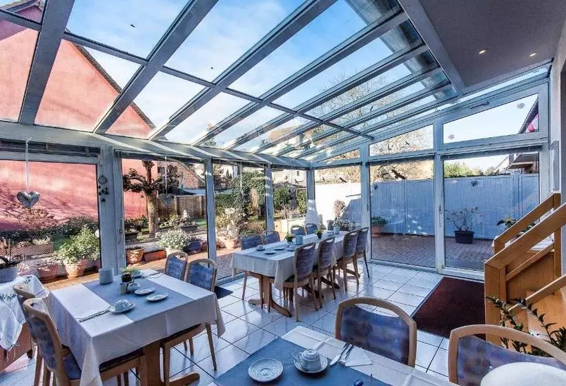 Airport Hotel Karsten