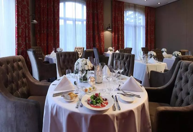 호텔 Spa & Golfresort Weimarer Land