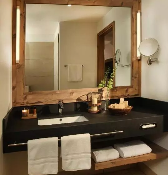 호텔 Spa & Golfresort Weimarer Land