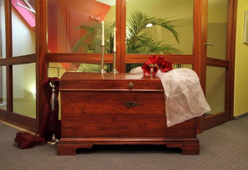 Отель Zur Altstadt