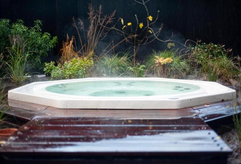 تختخواب و صبحانه B Guest Sleep & Retreat