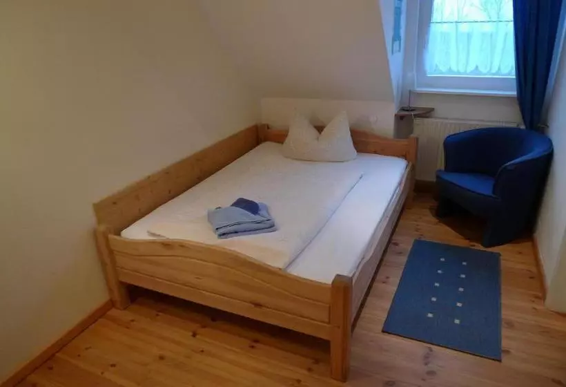 ベッドアンドブレックファースト Pension Markthof Satemin