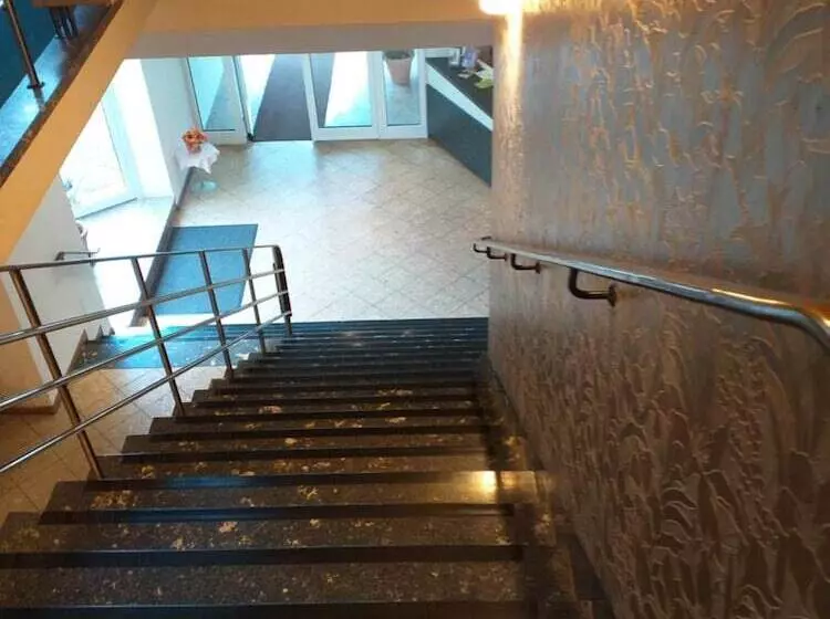 Отель Der Quellenhof