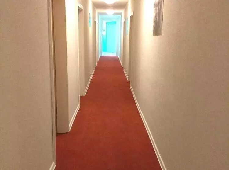 Отель Der Quellenhof