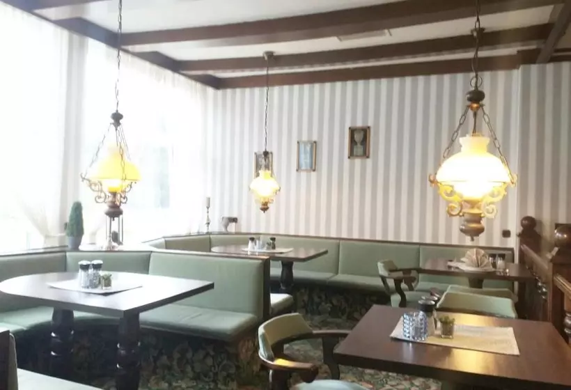 Отель Der Quellenhof