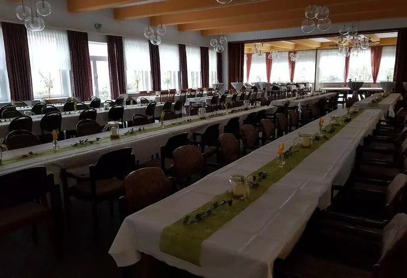 Отель Der Quellenhof