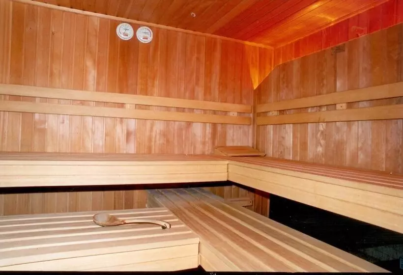 Отель Der Quellenhof