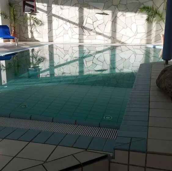 Отель Der Quellenhof