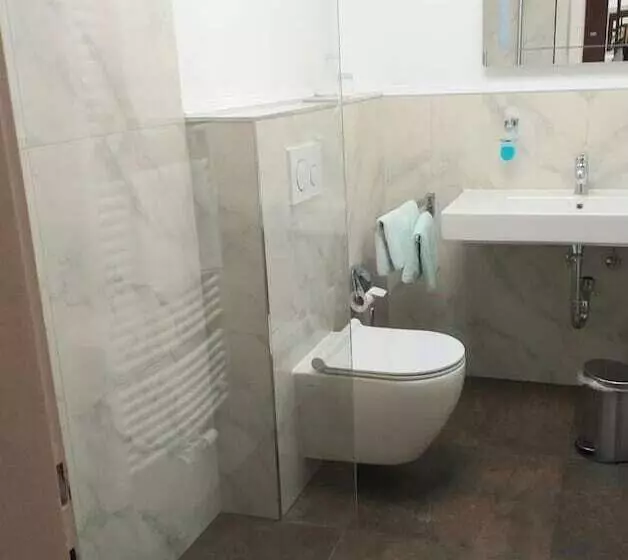 Отель Der Quellenhof