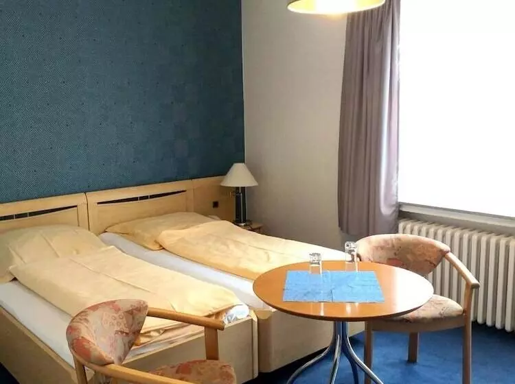 Отель Der Quellenhof