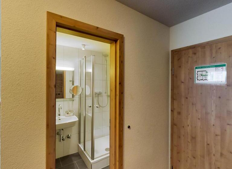 Отель Gasthaus Zum Kranz