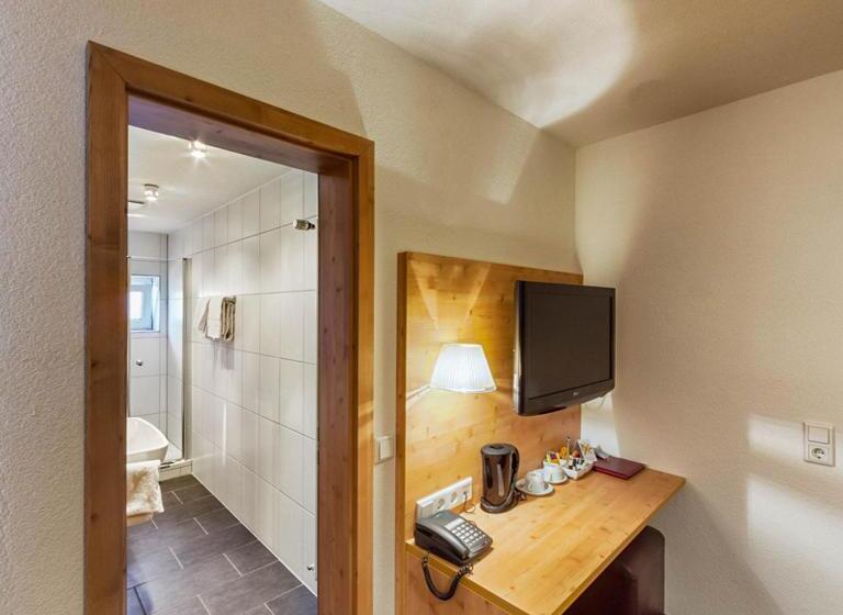 Отель Gasthaus Zum Kranz