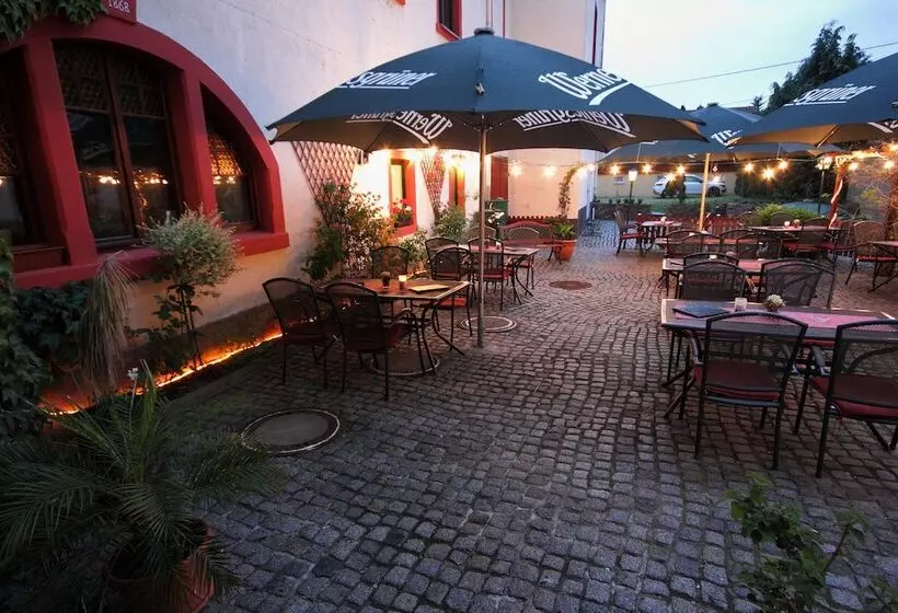 Gasthof Und Hotel Roter Hirsch
