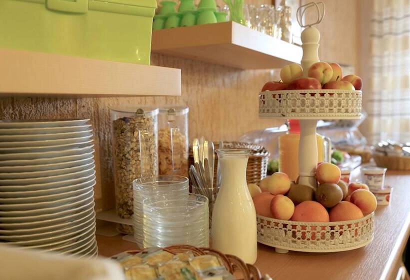 Gasthof Und Hotel Roter Hirsch