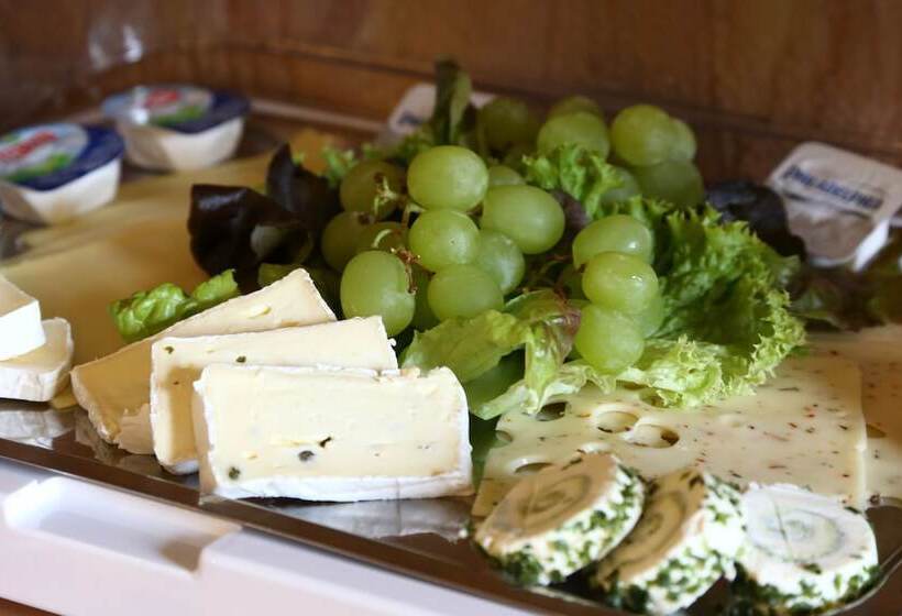 Gasthof Und Hotel Roter Hirsch